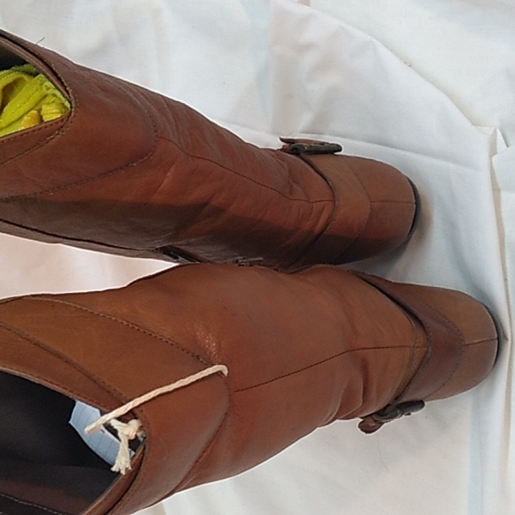 Woman's hand made soft leather boots. Low heal - Picture 4 of 6